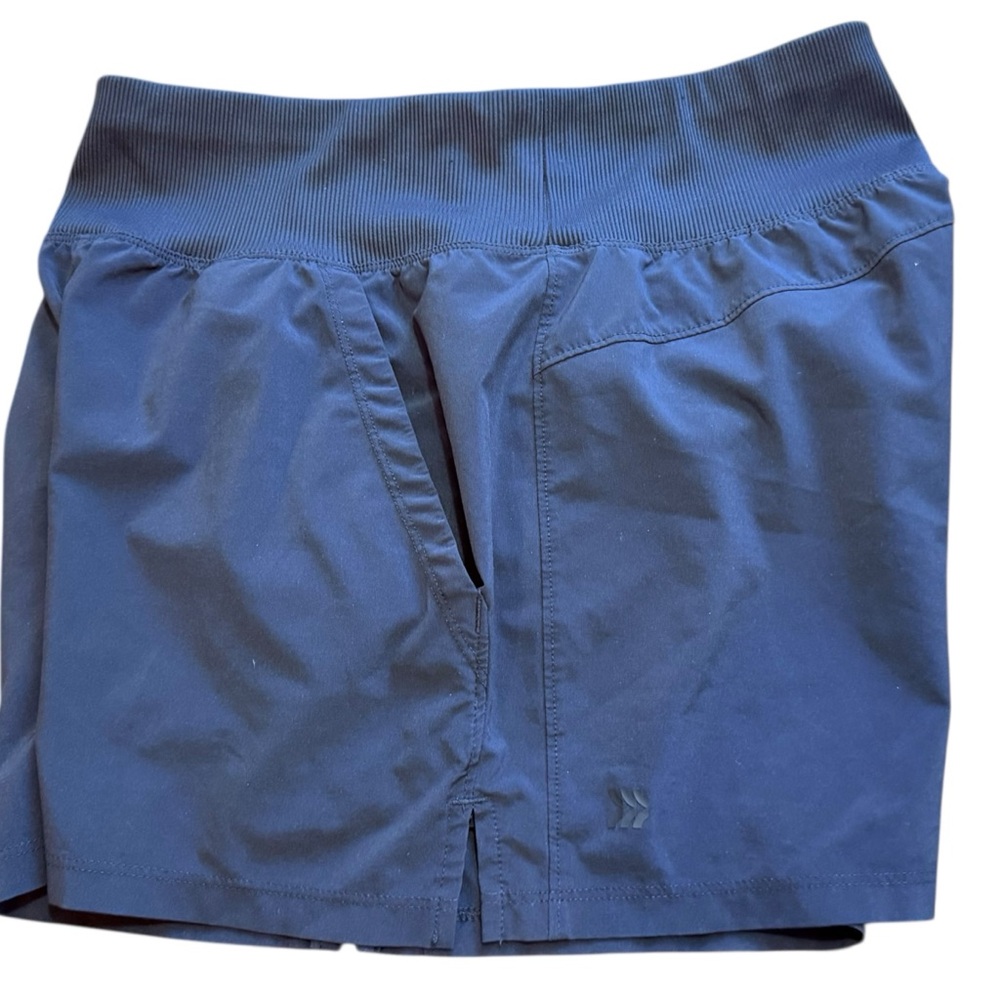 All in Motion Women’s Blue Workout Shorts - Picture 4 of 7